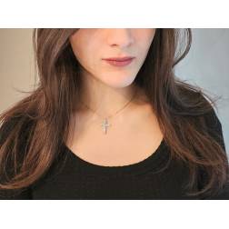 Collana con Croce Diamanti tipo Tennis - 2.5cm x 16.50mm foto indossata