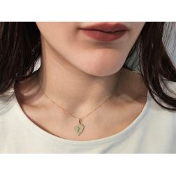 Ciondolo Due Piedi Oro Giallo foto indossata