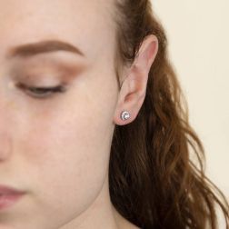 Light Point Earrings Diamonds with 0.17ct each Contoured