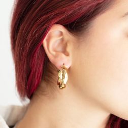 Boccole Ondulate Lucide 3cm x 7.5mm Oro Giallo 18kt foto indossata