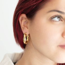 Boccole Ondulate Lucide 3cm x 7.5mm Oro Giallo 18kt foto indossata