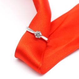 0.30ct GIA Diamond on Platinum "Ninfea" Solitaire Ring