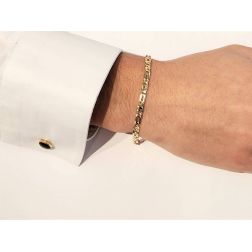 Photo of worn Bracelet 21,5cm x 4.4mm faceted 1+1 Tiger chain yellow gold