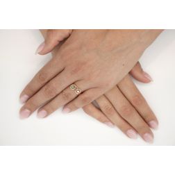 Photo of worn Anello Easy Flower Diamond Rose Gold