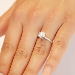 photo of worn Pantelleria Engagement 1.50ct Diamond Ring in 18kt white gold