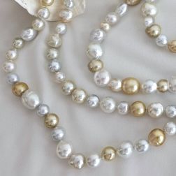 Collana lunga Perle irregolari Bianche e Gold