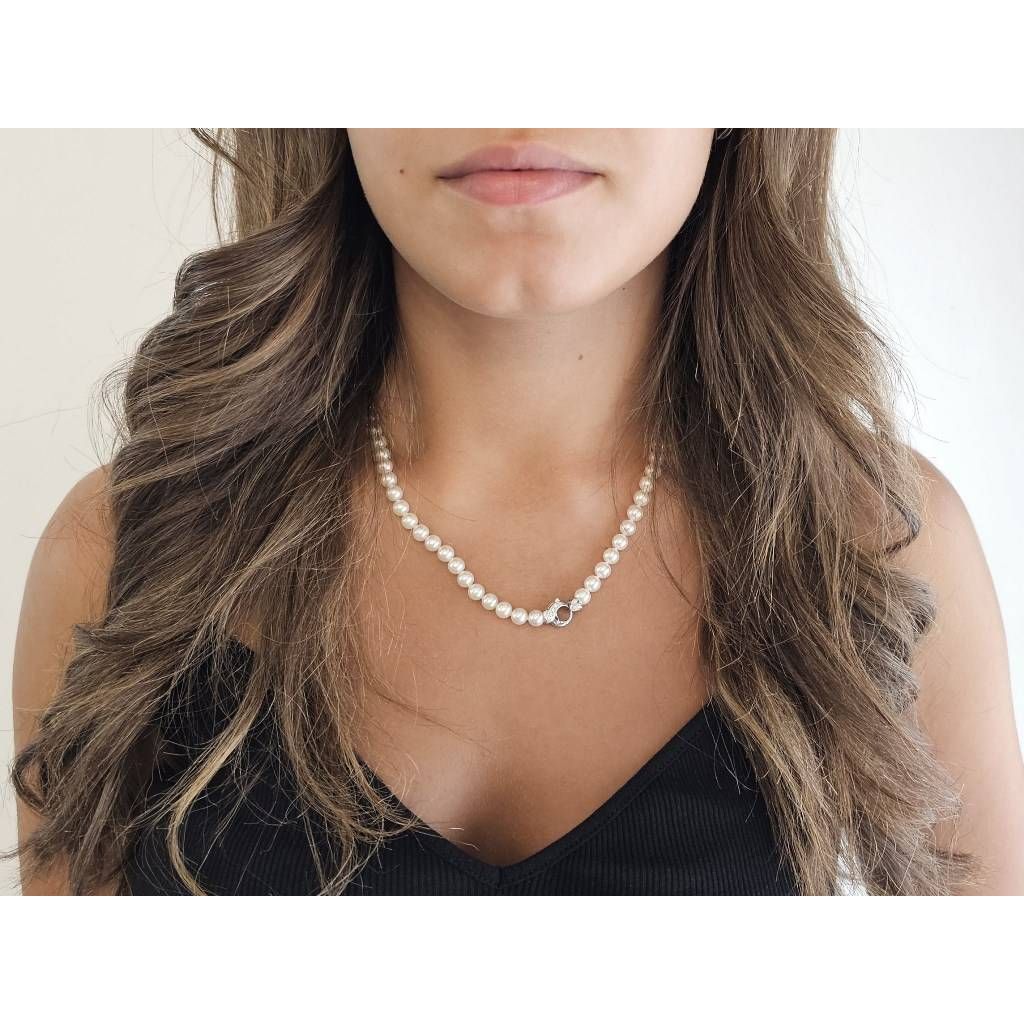 Ciondolo Con Perla Akoya Su Oro Bianco 14 Carati - Elegante E Senza Tempo - PDT040002