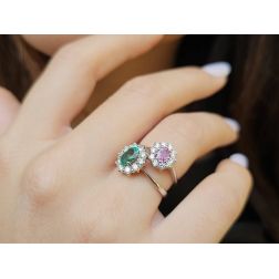 Anello Kate Zaffiro Rosa piccolo foto indossata