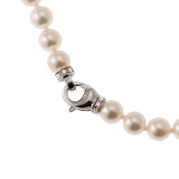Collana Perle Akoya chiusura moschettone con Diamanti in Oro Bianco