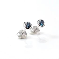 Orecchini Punto Luce Diamanti Blu Circle 5.50mm