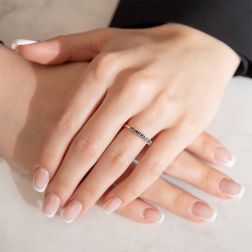 Veretta 9 Zaffiri Blu da 0.383ct in Oro Rosa foto indossata