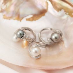 Anello Contrariè perla Tahiti e Australiana con Diamanti