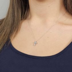 Girocollo Croce 6 Diamanti Circle Sfaccettati foto indossata