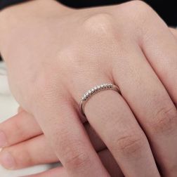 Photo of worn 11 diamonds veretta ring - 2mm