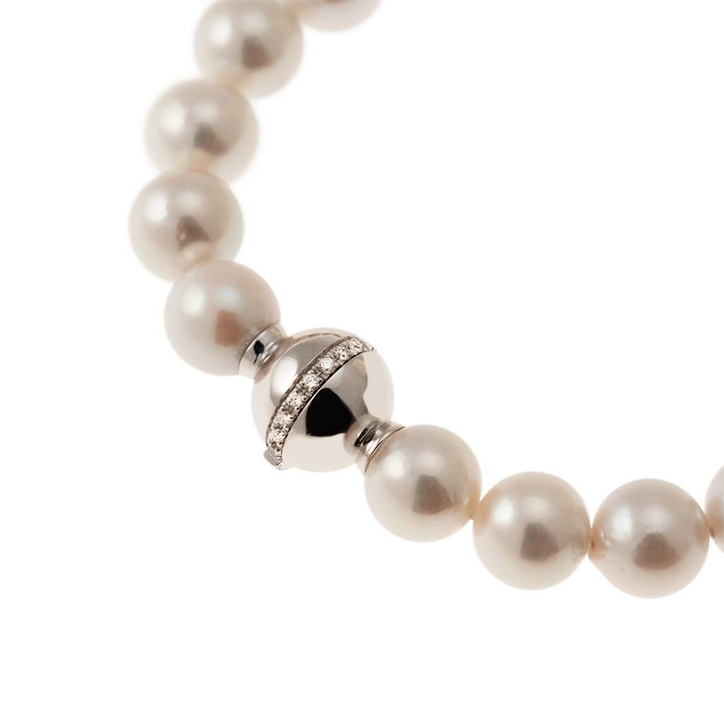 Akoya Pearl Necklace with Sphere Clasp in White Gold and 18 Diamonds
