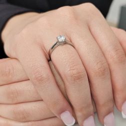 Photo of worn Solitaire Band in Platinum Diamond 0.70ct GIA