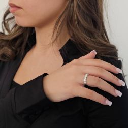 Photo of worn Veretta 7 Diamonds Suspended - Width 3.60mm White Gold