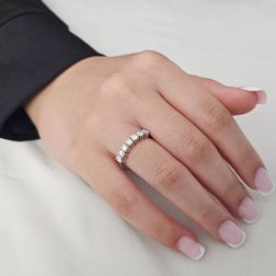 Photo of worn 7 Diamonds Ring - Width 3.6mm - White Gold