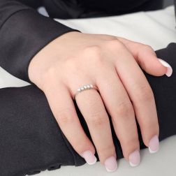 Photo of worn  5 Diamonds White Gold Ring - 2.7mm