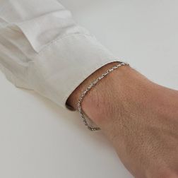 Photo of worn Bracelet Spring Chain and Alternating Arrow White Gold