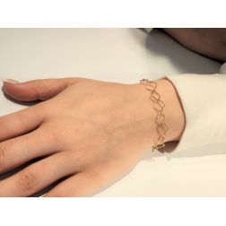 Photo of worn 18.50cm Chain Bracelet with Rhombus  in 18kts yellow gold