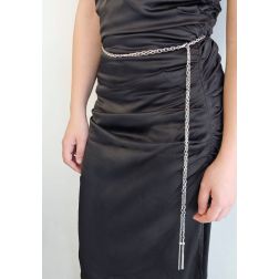 Laccio 111cm Doppia catena Rolò con ciuffi in Oro Bianco foto indossata