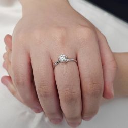 Photo of worn Solitaire "Love Panarea" GIA Diamond 0.70ct Platinum