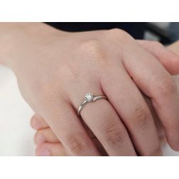 Photo of worn Solitaire "Love Panarea" GIA Diamond 0.30ct Platinum