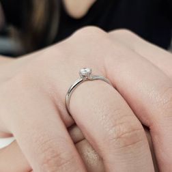 Solitario "Love Panarea" Diamante GIA da 0.20ct Platino foto indossata