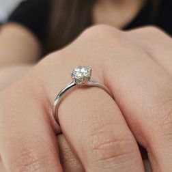 Photo of worn Solitaire "Love Panarea" GIA Diamond 0.55ct Platinum