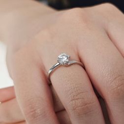 Photo of worn Solitaire "Love Panarea" GIA Diamond 0.55ct Platinum