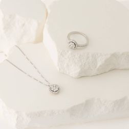 Stardust Ring with Pavé Diamonds in White Gold