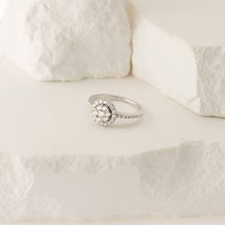 Stardust Ring with Pavé Diamonds in White Gold