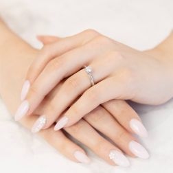 Solitario "Blossom" Diamante GIA da 0.54ct Platino foto indossata