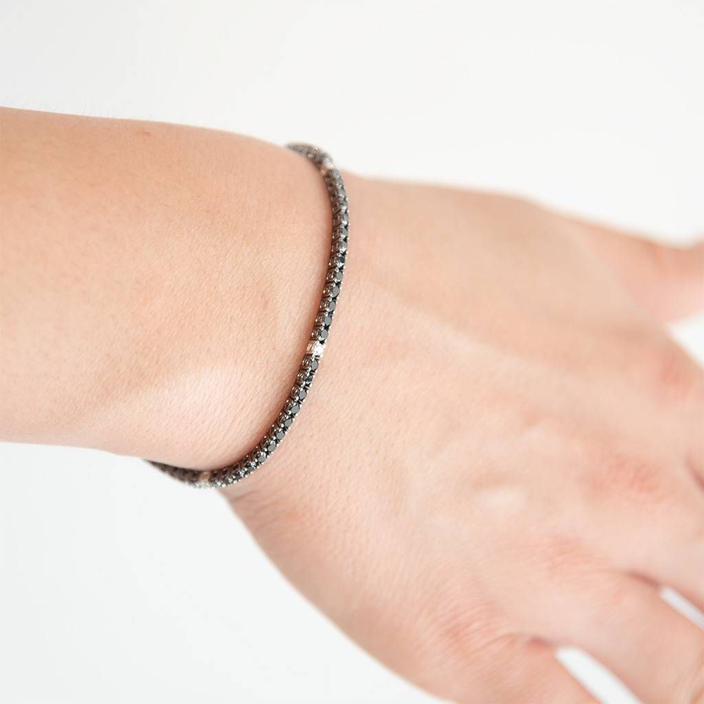 Photo of worn DOT Tennis Bracelet 19cm x 2.50mm