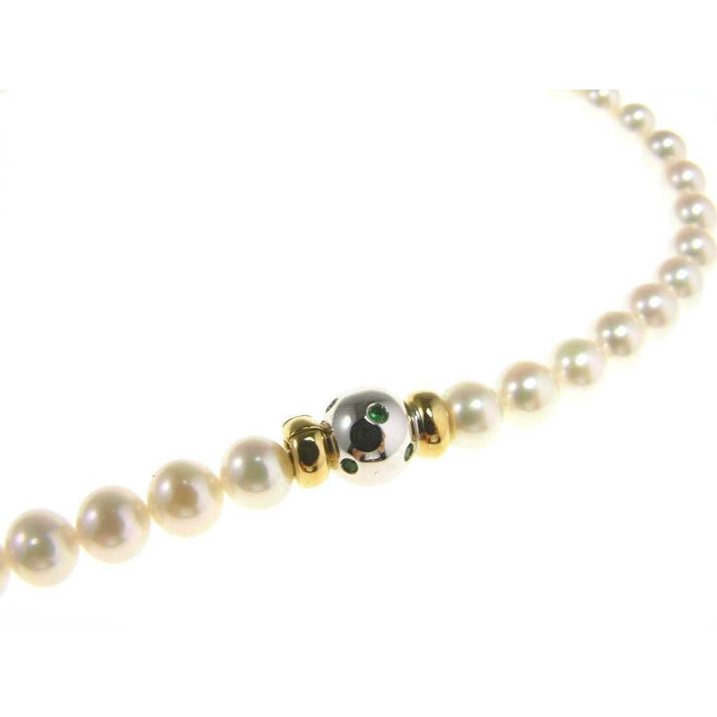 Collana Perle Akoya chiusura a sfera 9 Smeraldi