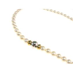 Collana Perle Akoya chiusura a sfera 9 Smeraldi