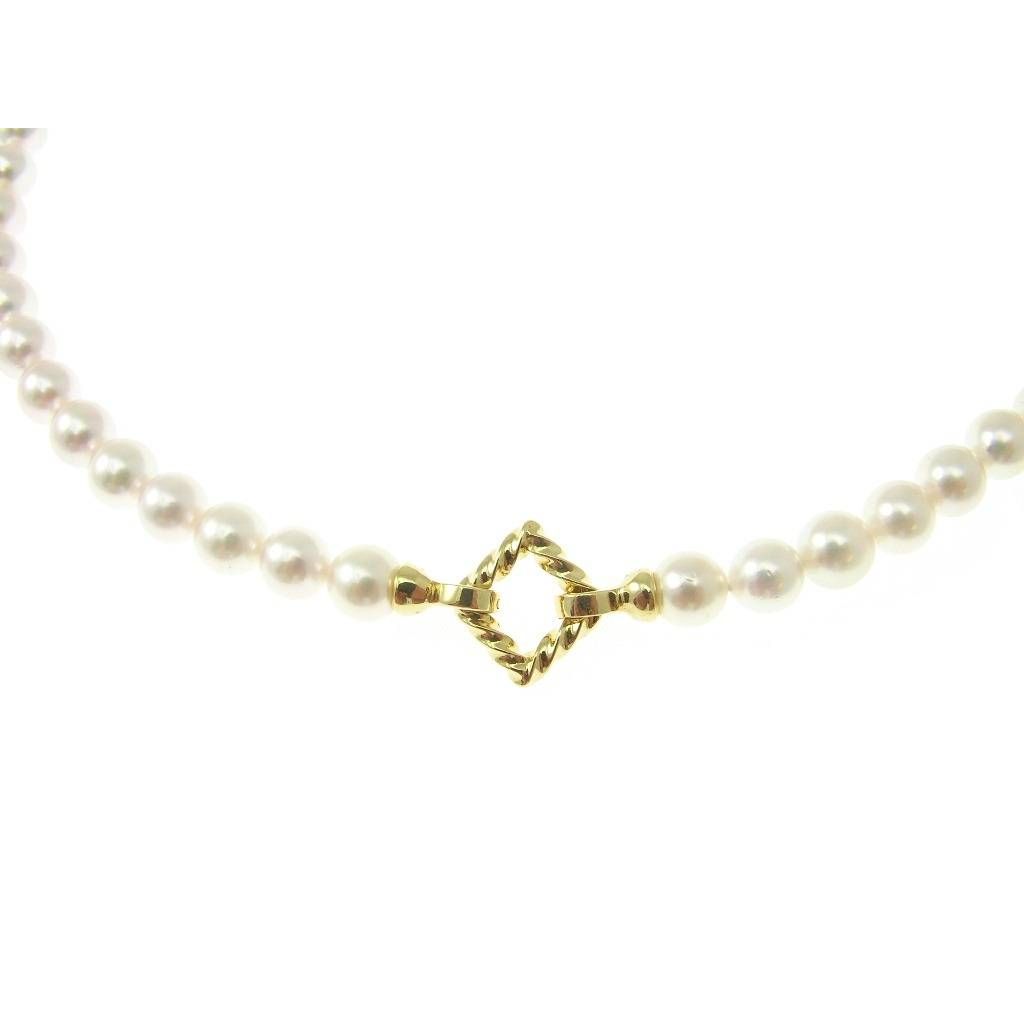 Collana Perle Akoya con chiusura a Rombo Intrecciato in Oro Giallo