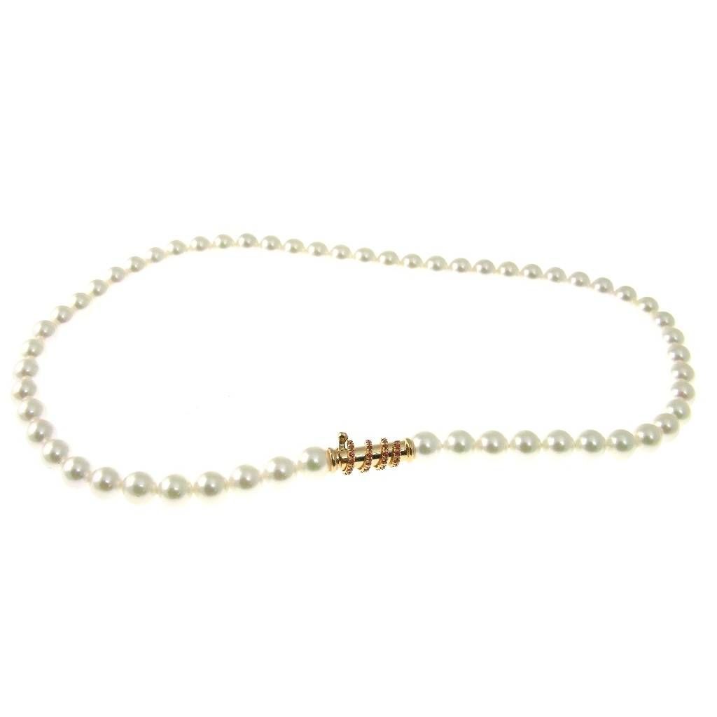 Akoya Pearls Necklace with Spiral Clasp and Mandarin Sapphires