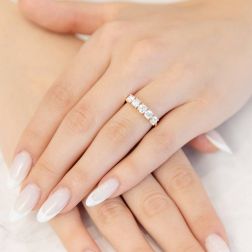 Photo of worn 5 Diamonds GIA Certificate 0.24ct and 0.25ct Ring - Width 4.50mm - Rose Gold