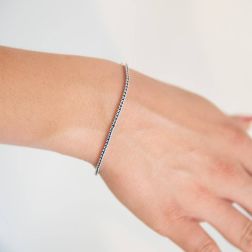 photo of worn Blue Sapphires Tennis Bracelet 17cm x 1,8mm