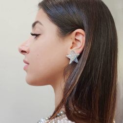 Orecchini Stella Marina Diamanti e Zaffiri Blu 3cm foto indossata