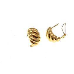 Super Lightweight Shell Shaped Lobe Earrings in Yellow Gold