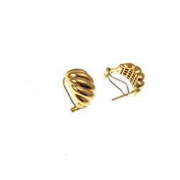 Super Lightweight Shell Shaped Lobe Earrings in Yellow Gold