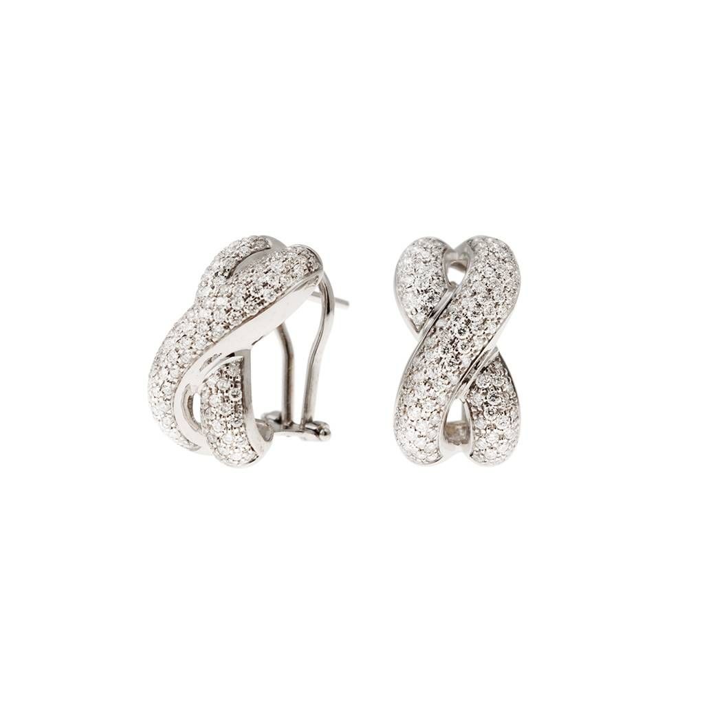 Orecchini Infinito pavè con 230 Diamanti in Oro Bianco