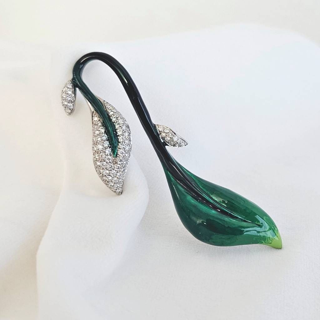 Dark Green Leaf Charm in 18kt White Gold and Diamonds