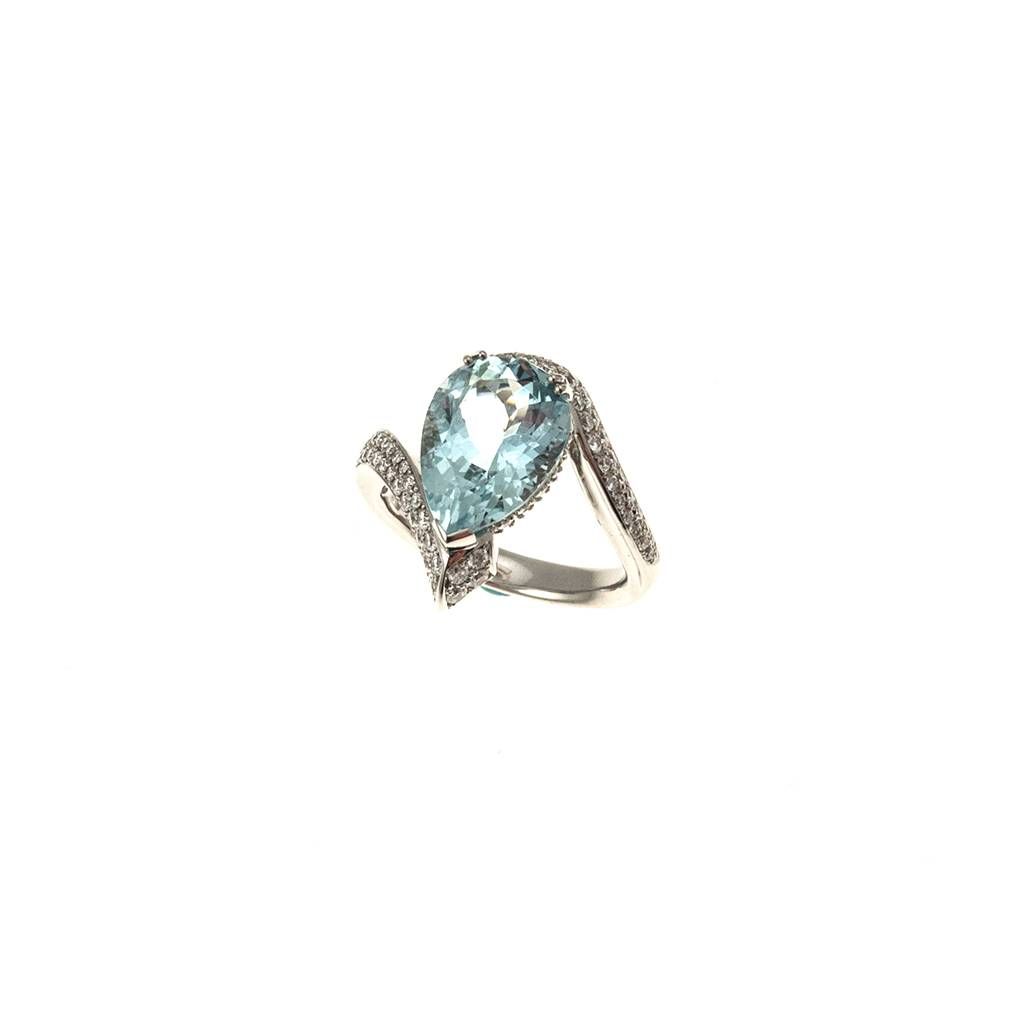Contrariè Ring with teardrop Aquamarine and Diamonds in Platinum