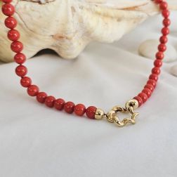 Coral flower clasp Necklace in Yellow Gold