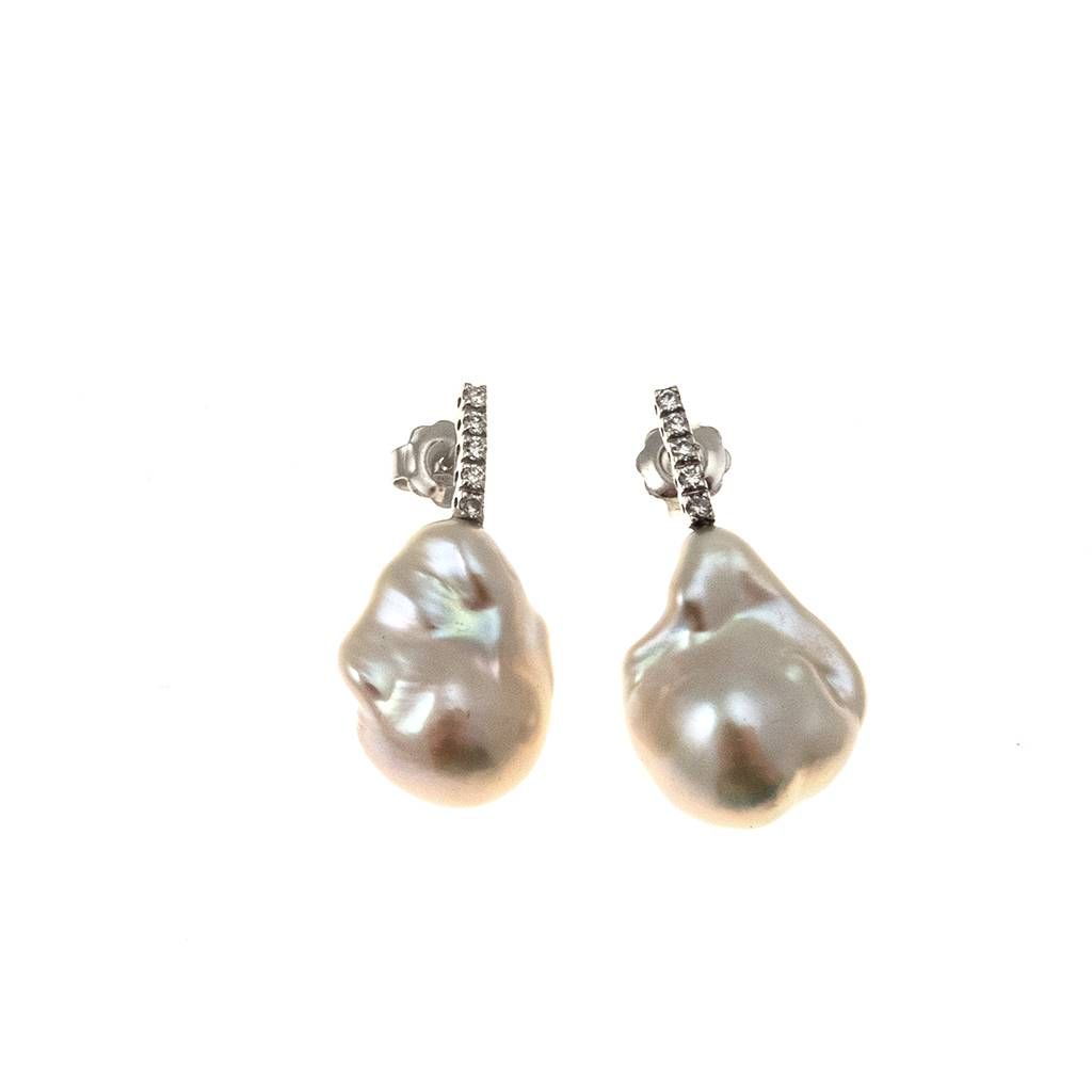 Tennis-style drop earrings with Fresh Water Baroque Pearls and 10 Diamonds
