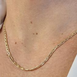 Photo of worn 50cm x 2,70mm Partridge Chain Necklace